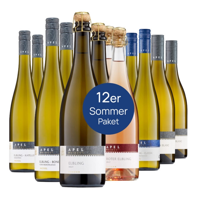 Zwölf Flaschen des Weingut Apel Sommerpakets mit Elbling Sekt, Elbling, Riesling und Sauvignon Blanc vor weißem Hintergrund.
